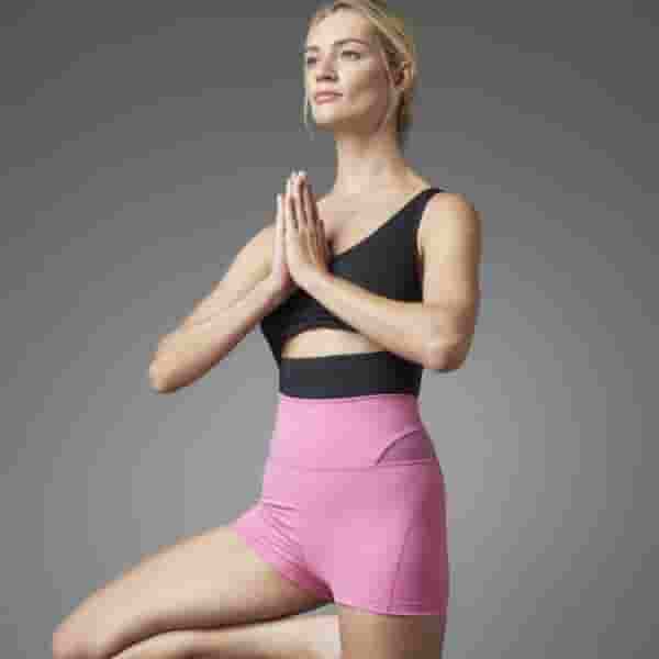 collective power yoga studio short leggings