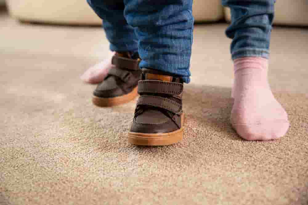 Najważniejsze rzeczy, o których powinieneś pamiętać przy wyborze pierwszych butów dla dziecka do chodzenia